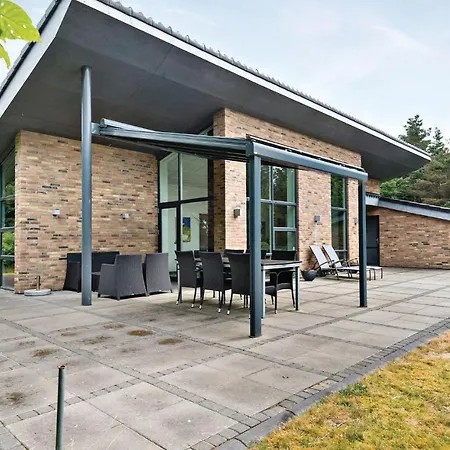 Feriehus Three-bedroom Holiday In